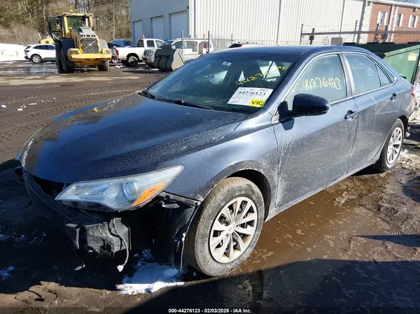 4T4BF1FK5GR573857 2016 TOYOTA CAMRY - Image 2