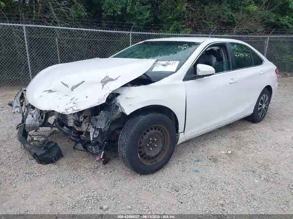 4T4BF1FK5GR575205 2016 TOYOTA CAMRY - Image 2