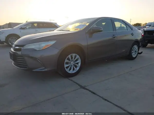 4T4BF1FK5GR575933 2016 TOYOTA CAMRY - Image 2