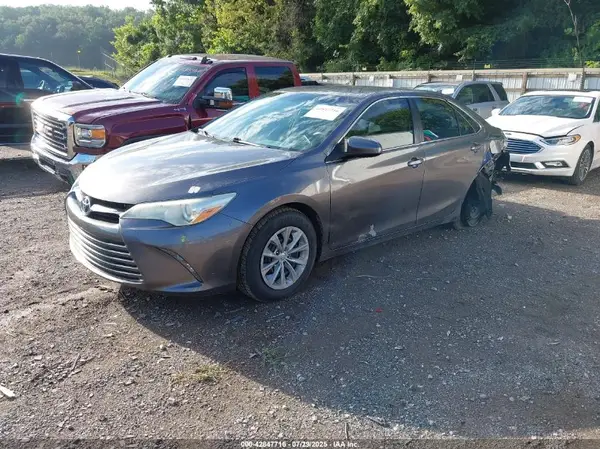 4T4BF1FK5GR579206 2016 TOYOTA CAMRY - Image 2