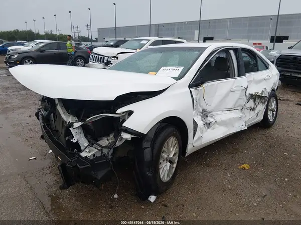 4T4BF1FK5GR579223 2016 TOYOTA CAMRY - Image 2