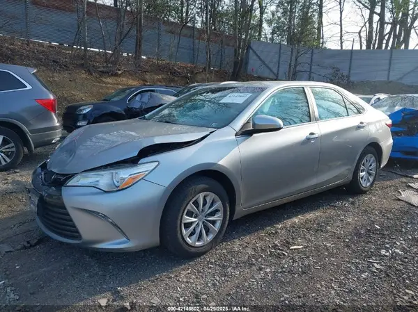4T4BF1FK5GR582980 2016 TOYOTA CAMRY - Image 2
