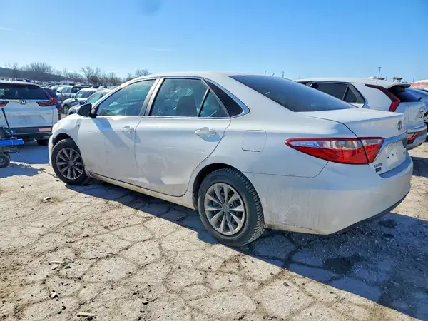 4T4BF1FK6GR517748 2016 TOYOTA CAMRY - Image 2
