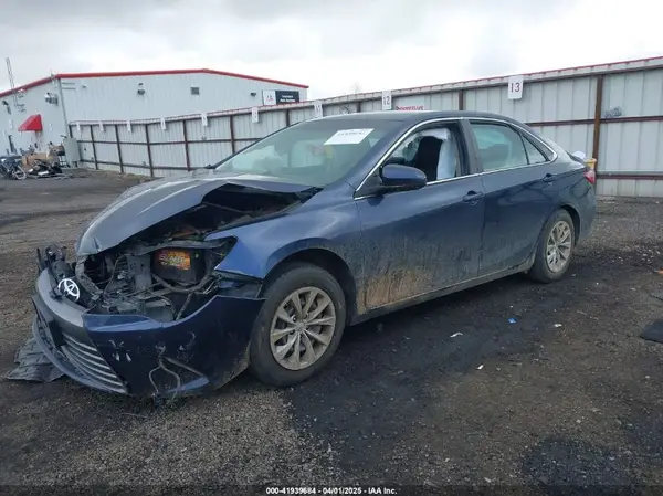 4T4BF1FK6GR519063 2016 TOYOTA CAMRY - Image 2