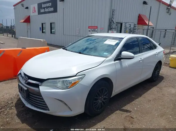 4T4BF1FK6GR525607 2016 TOYOTA CAMRY - Image 2