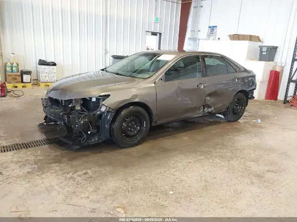 4T4BF1FK6GR527874 2016 TOYOTA CAMRY - Image 2