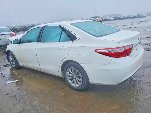 4T4BF1FK6GR530869 2016 TOYOTA CAMRY - Image 2
