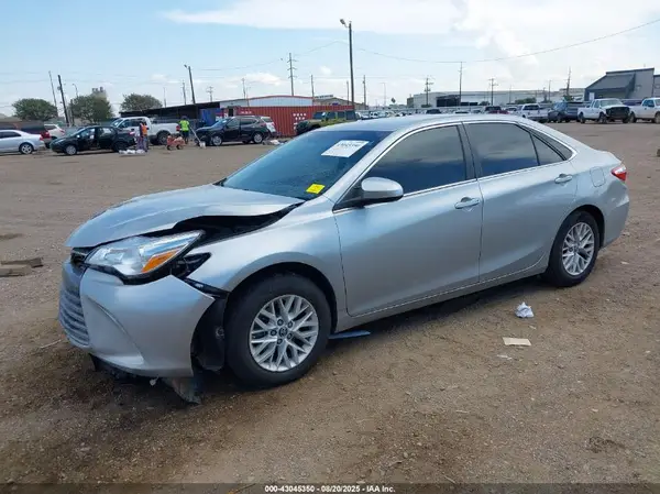 4T4BF1FK6GR532069 2016 TOYOTA CAMRY - Image 2