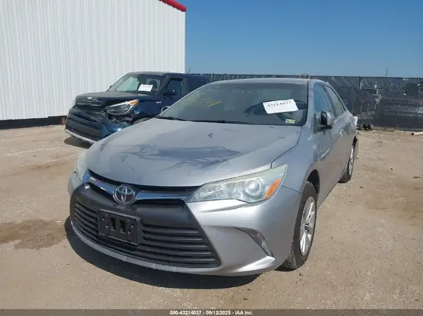 4T4BF1FK6GR533738 2016 TOYOTA CAMRY - Image 2
