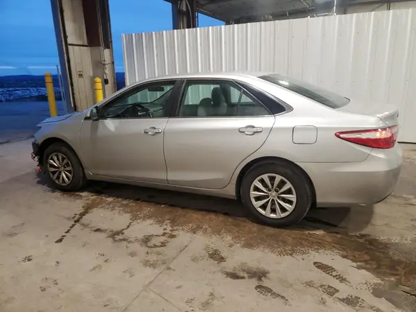 4T4BF1FK6GR538373 2016 TOYOTA CAMRY - Image 2