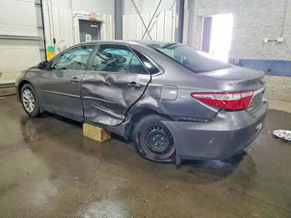 4T4BF1FK6GR540267 2016 TOYOTA CAMRY - Image 2