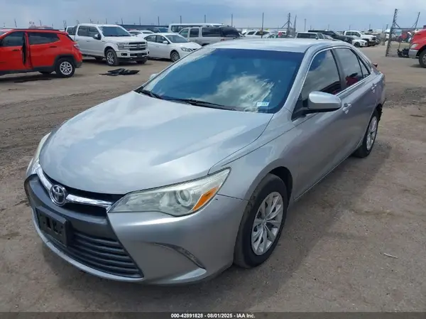4T4BF1FK6GR547428 2016 TOYOTA CAMRY - Image 2