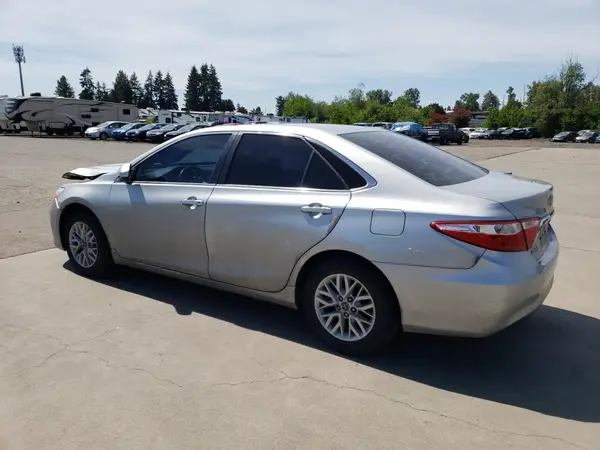 4T4BF1FK6GR547543 2016 TOYOTA CAMRY - Image 2