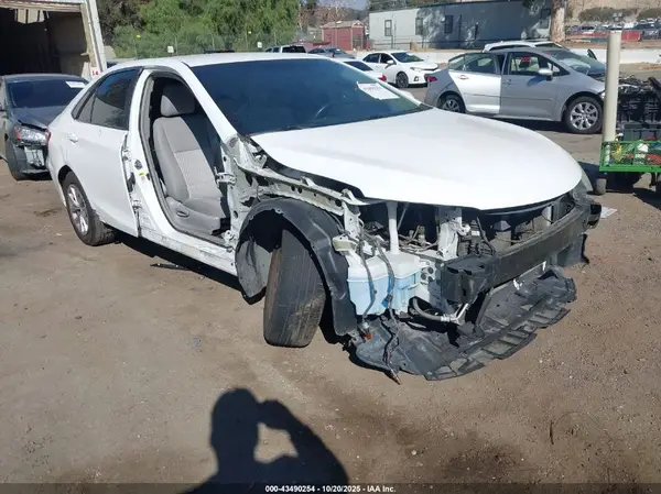4T4BF1FK6GR547879 2016 TOYOTA CAMRY - Image 1