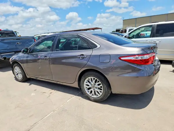 4T4BF1FK6GR547901 2016 TOYOTA CAMRY - Image 2