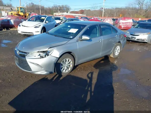 4T4BF1FK6GR548207 2016 TOYOTA CAMRY - Image 2