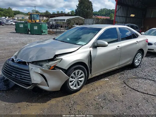 4T4BF1FK6GR550989 2016 TOYOTA CAMRY - Image 2