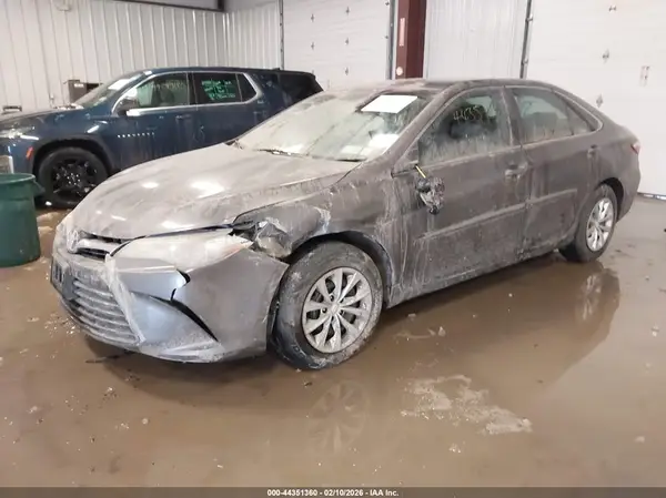 4T4BF1FK6GR553052 2016 TOYOTA CAMRY - Image 2