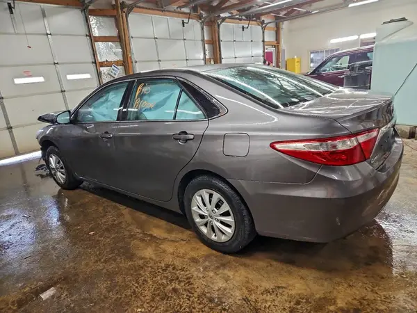 4T4BF1FK6GR555481 2016 TOYOTA CAMRY - Image 2