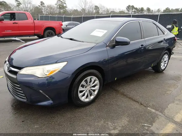 4T4BF1FK6GR557201 2016 TOYOTA CAMRY - Image 2
