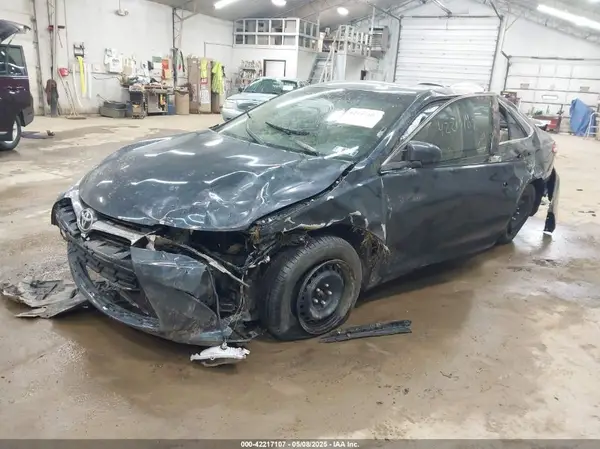 4T4BF1FK6GR561765 2016 TOYOTA CAMRY - Image 2