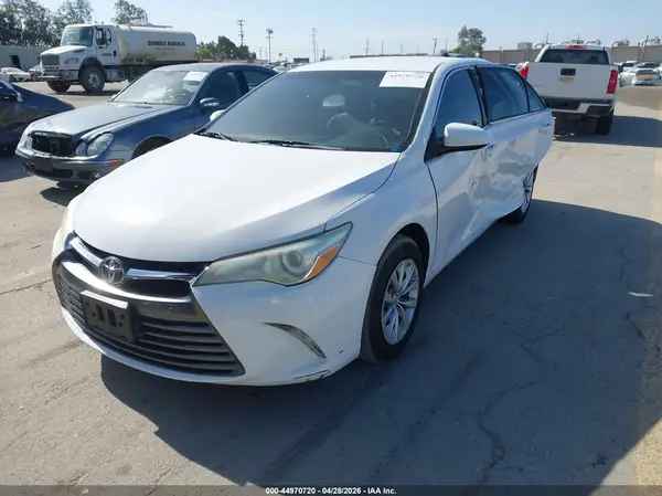 4T4BF1FK6GR563953 2016 TOYOTA CAMRY - Image 2