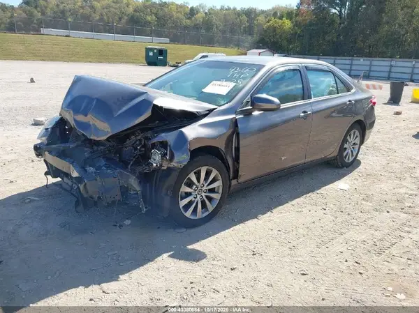 4T4BF1FK6GR564360 2016 TOYOTA CAMRY - Image 2
