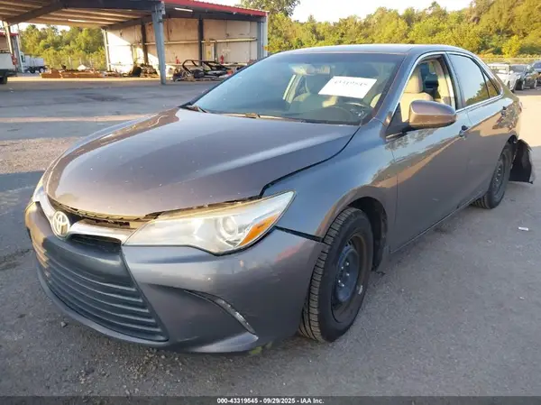 4T4BF1FK6GR566173 2016 TOYOTA CAMRY - Image 2
