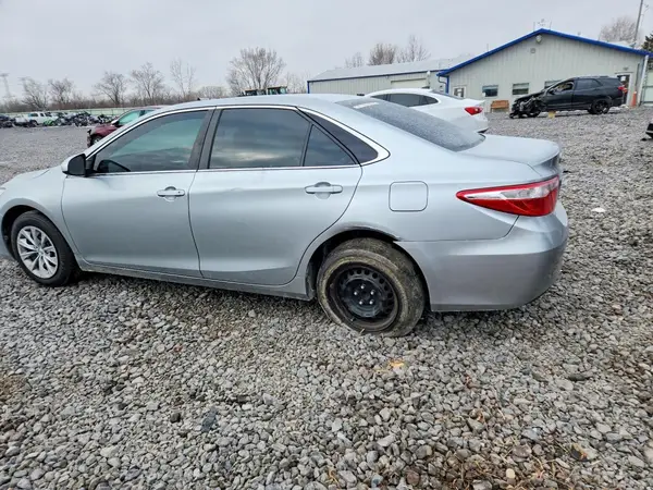 4T4BF1FK6GR575598 2016 TOYOTA CAMRY - Image 2