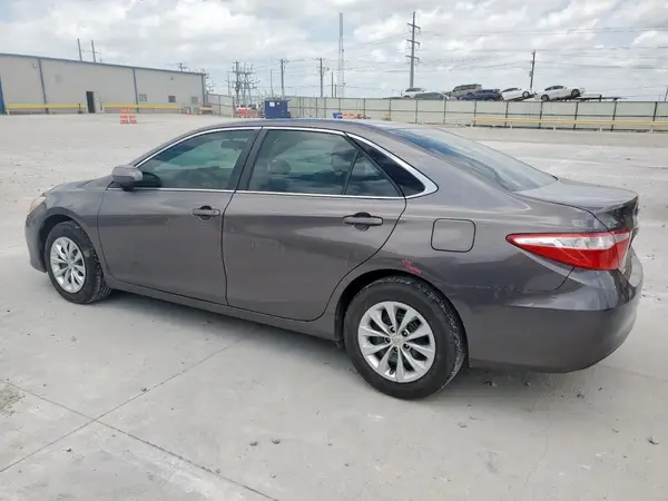 4T4BF1FK6GR579473 2016 TOYOTA CAMRY - Image 2