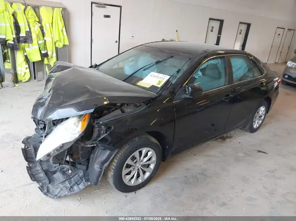 4T4BF1FK6GR582440 2016 TOYOTA CAMRY - Image 2