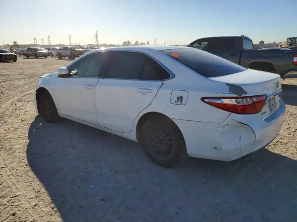 4T4BF1FK7GR519136 2016 TOYOTA CAMRY - Image 2