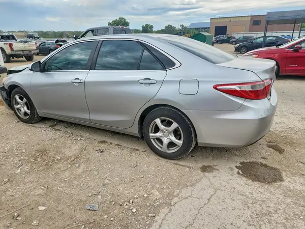 4T4BF1FK7GR519427 2016 TOYOTA CAMRY - Image 2