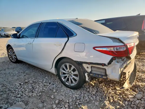 4T4BF1FK7GR521033 2016 TOYOTA CAMRY - Image 2