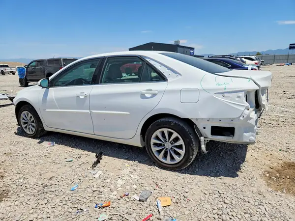 4T4BF1FK7GR525762 2016 TOYOTA CAMRY - Image 2