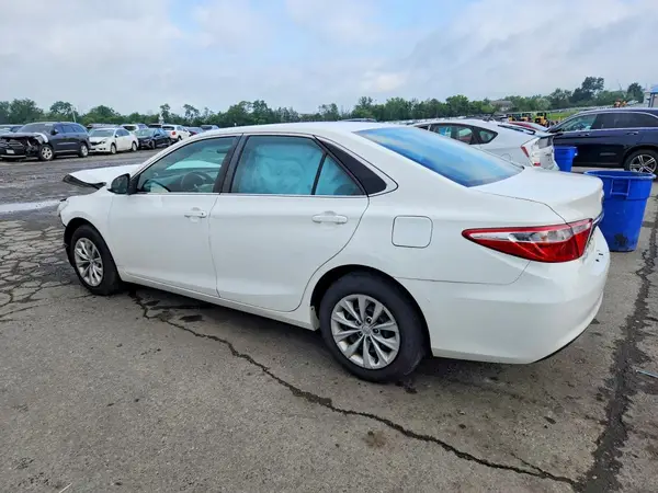 4T4BF1FK7GR526233 2016 TOYOTA CAMRY - Image 2