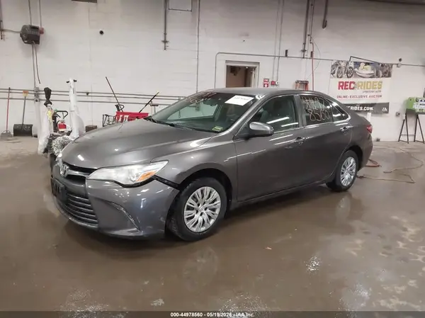 4T4BF1FK7GR527222 2016 TOYOTA CAMRY - Image 2