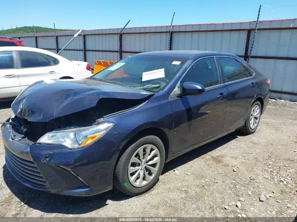 4T4BF1FK7GR528998 2016 TOYOTA CAMRY - Image 2