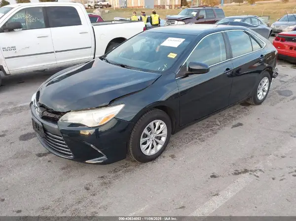 4T4BF1FK7GR529763 2016 TOYOTA CAMRY - Image 2