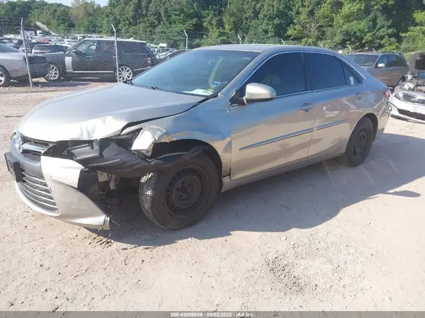 4T4BF1FK7GR532792 2016 TOYOTA CAMRY - Image 2