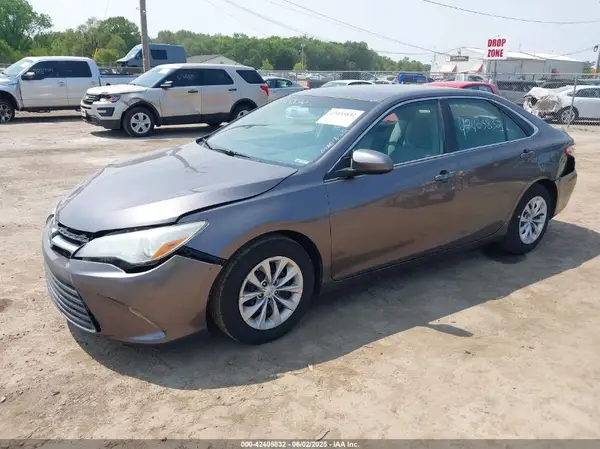 4T4BF1FK7GR534753 2016 TOYOTA CAMRY - Image 2