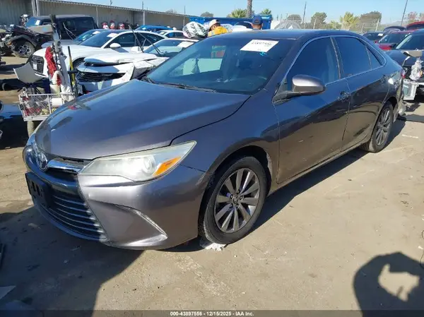 4T4BF1FK7GR542206 2016 TOYOTA CAMRY - Image 2
