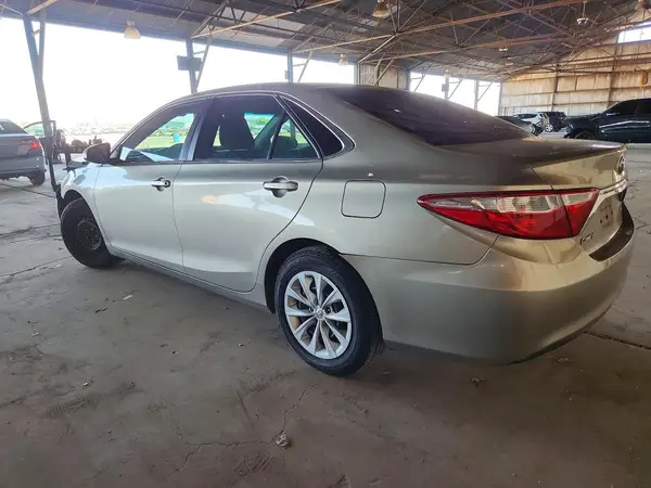 4T4BF1FK7GR542917 2016 TOYOTA CAMRY - Image 2