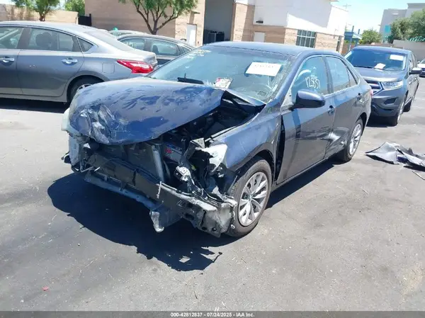 4T4BF1FK7GR542982 2016 TOYOTA CAMRY - Image 2