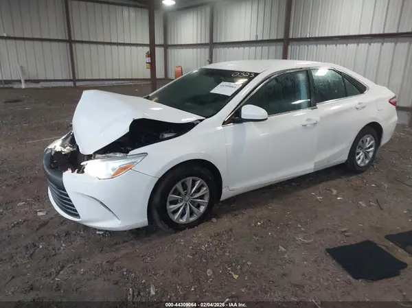 4T4BF1FK7GR550323 2016 TOYOTA CAMRY - Image 2