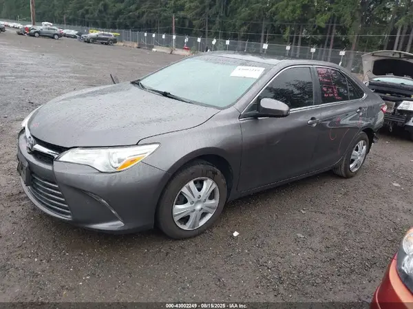 4T4BF1FK7GR558213 2016 TOYOTA CAMRY - Image 2