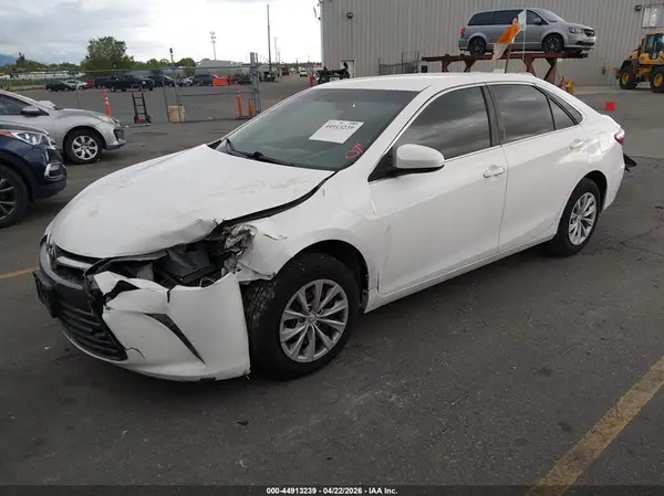 4T4BF1FK7GR561001 2016 TOYOTA CAMRY - Image 2