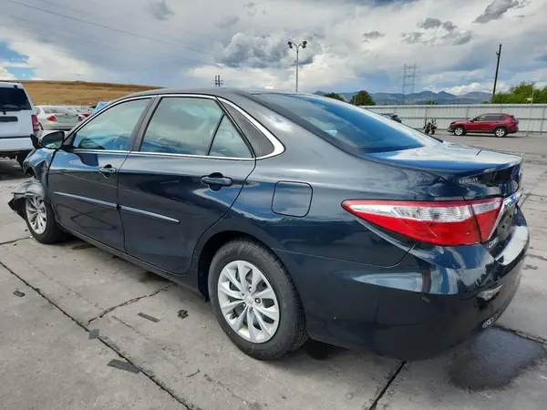 4T4BF1FK7GR562410 2016 TOYOTA CAMRY - Image 2