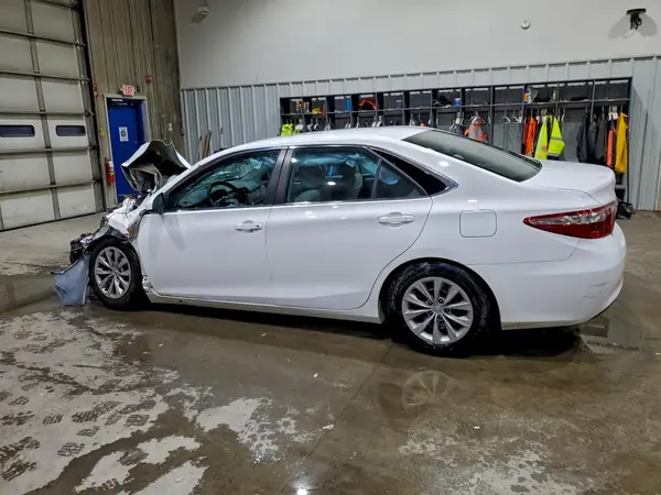 4T4BF1FK7GR564917 2016 TOYOTA CAMRY - Image 2