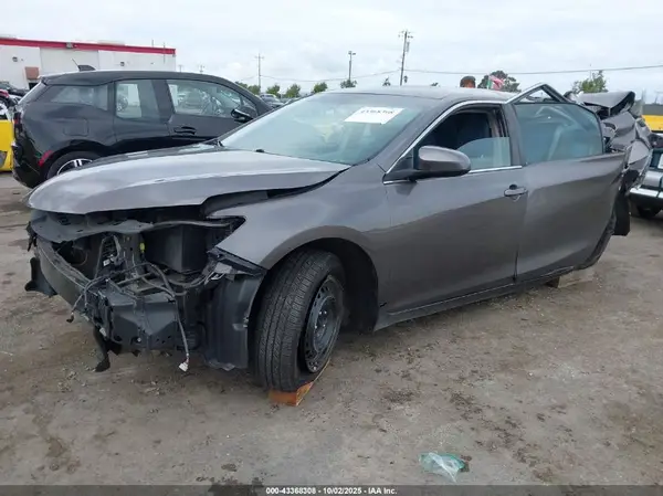 4T4BF1FK7GR565159 2016 TOYOTA CAMRY - Image 2